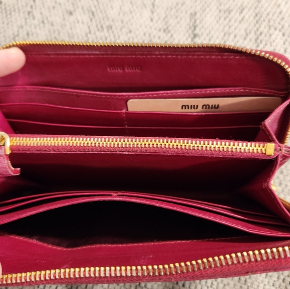 Miu Miu Croc Embossed St. Coco Lux Zip Wallet - Picture 12 of 14